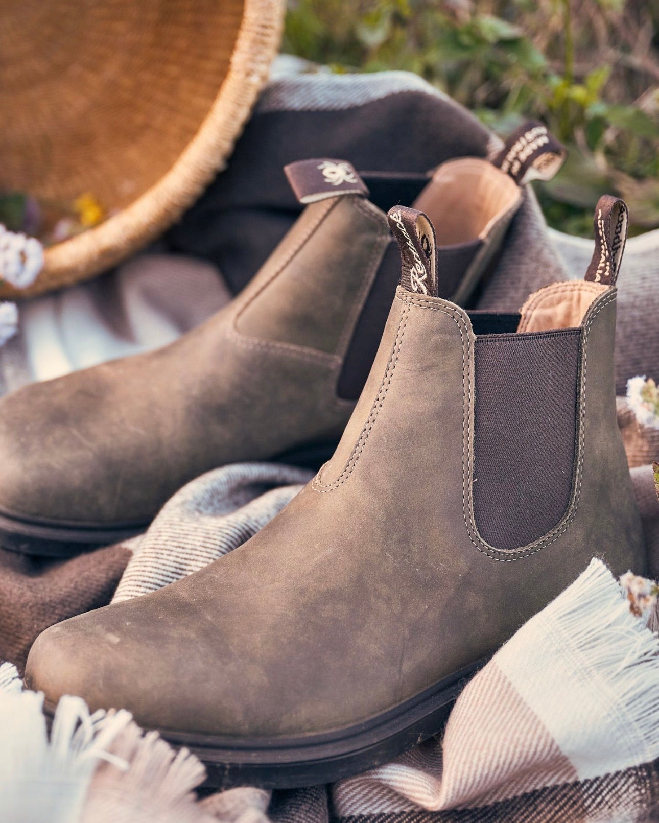 Redback Whistler RWIB Dress Boot Iron Bark